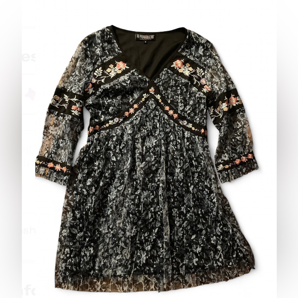Gorgeous black floral embroidered lacy dress